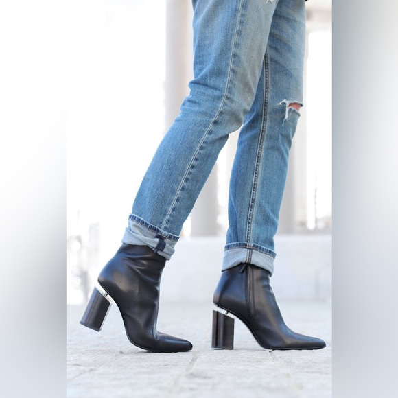 Alexander Wang 🔥 Kirby 🔥 Sculptural Black Leather Pointed-toe Booties 🙌 - Picture 5 of 12